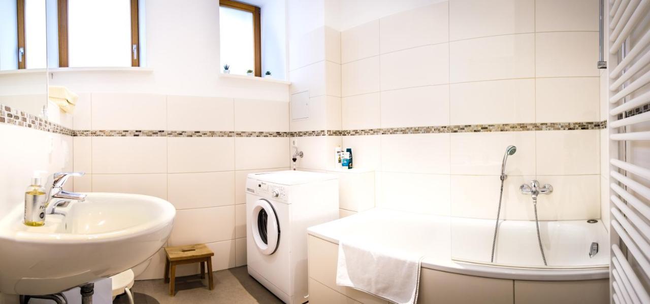 Wunderschoene Wohnung In Sanierter Villa! Incl Wifi Дрезден Екстериор снимка